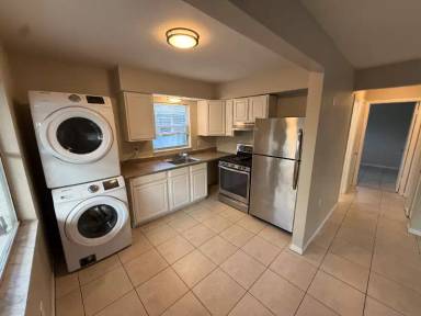 Main picture of 1407 S Madison Ave