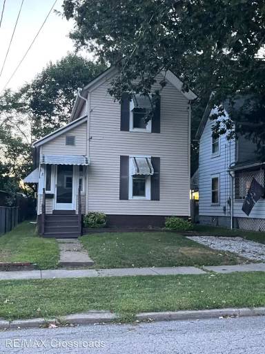 Main picture of 58 16th St NW
