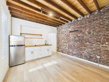 Main picture of 3112 Richmond St