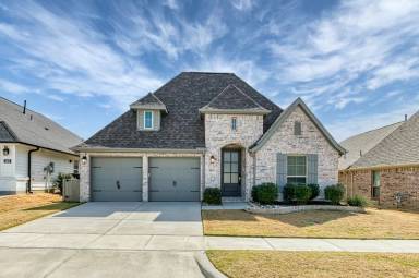 Main picture of 2421 Stella Ln