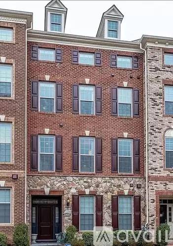 Main picture of 22659 Naugatuck Sq
