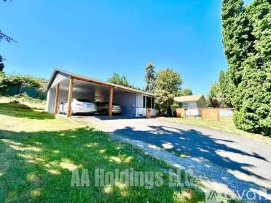 Main picture of 2312 NE Lombard St
