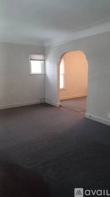 Main picture of 7114 Thatcher St
