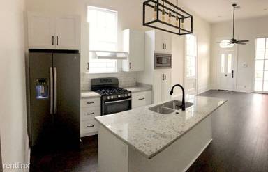 Main picture of 2333 Chippewa St