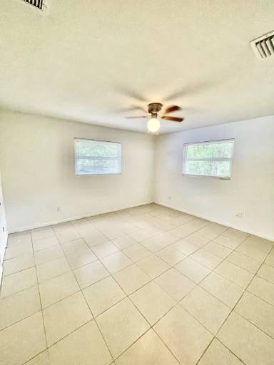 Main picture of 582 Thomas Ave