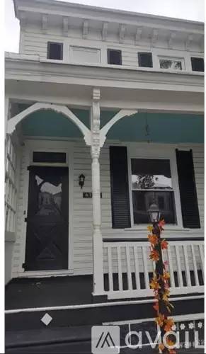 Main picture of 6121 Walton Ave