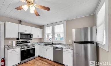 Main picture of 348 Woodbine Way
