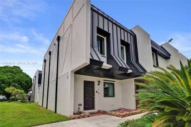 Main picture of 5555 Ludlam Rd 46