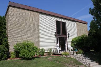 Main picture of 1007 School Ave