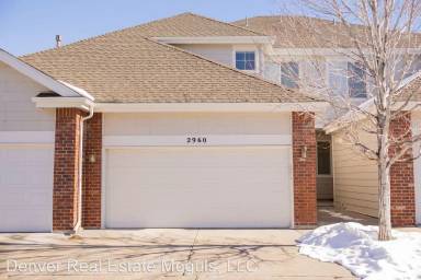 Main picture of 2960 Newport Cir