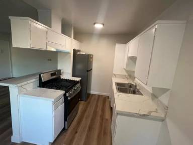 Main picture of 7511 Norton Ave