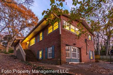 Main picture of 702 Chambers Dr NE