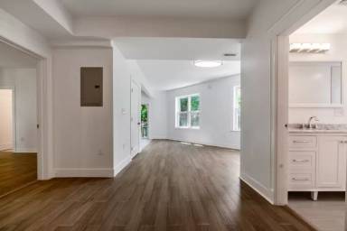 Main picture of 82 Ballou Ave