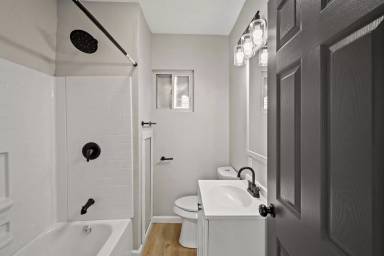 Main picture of 1319 Hays St