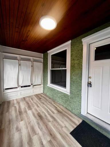 Main picture of 1155 South St