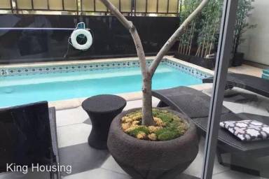 Main picture of 2639 Wilshire Blvd