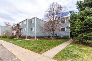 Main picture of Golden Pines Condominiums