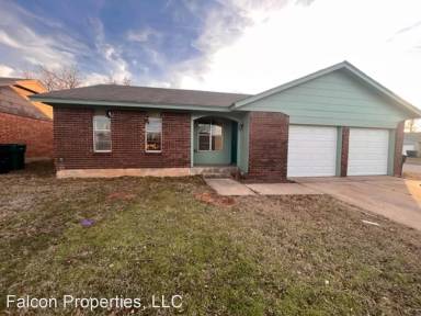 Main picture of 2500 SE 47th St