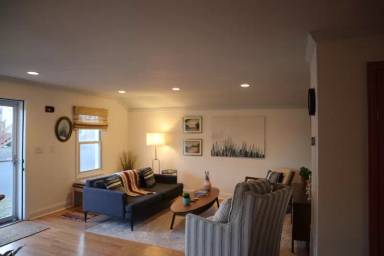 Main picture of 12 Westland Ave