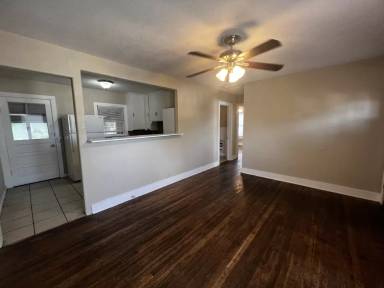 Main picture of 303 Cardinal St