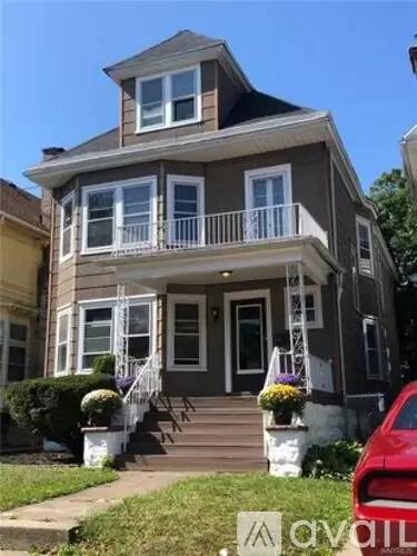 Main picture of 126 Oxford Ave