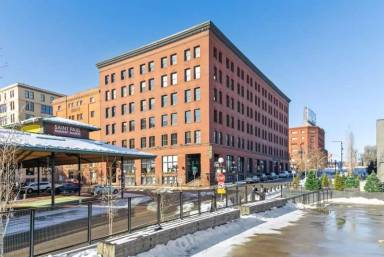 Main picture of 289 5th St E