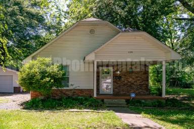 Main picture of 229 Oliver St