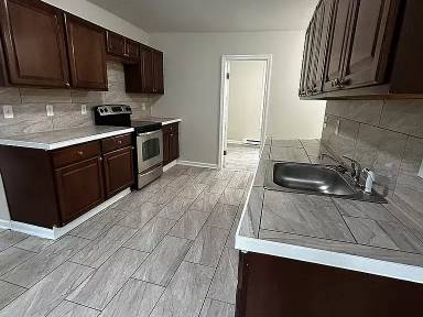Main picture of 72 Burton St