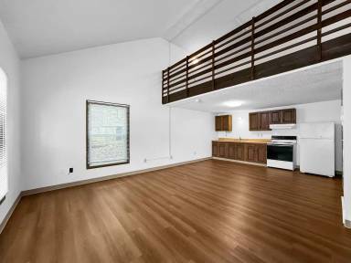 Main picture of 2317 Knapp St