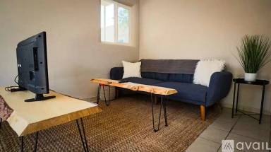 Main picture of 219 Girard Blvd SE