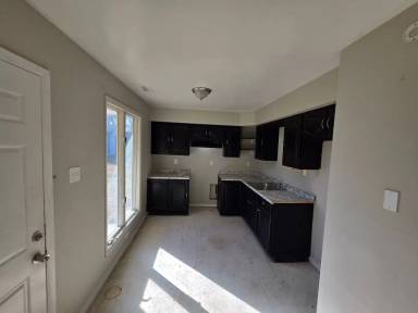 Main picture of 5711 N Park Dr