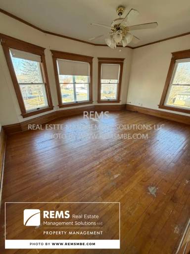 Main picture of 203 S Albert Ave
