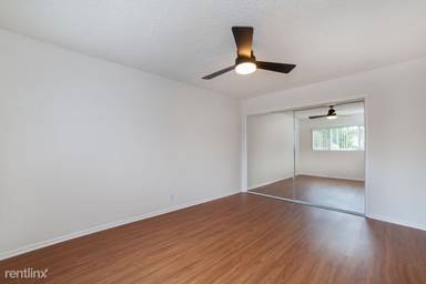 Main picture of 555 Palm Dr