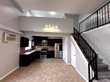 Main picture of 432 N Kingsley Dr
