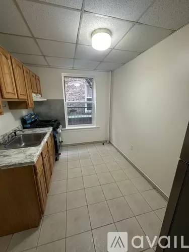 Main picture of 179 W 48th St