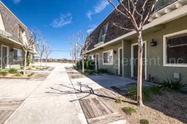 Main picture of 930 Day Ave