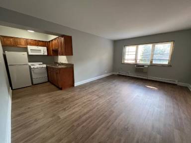 Main picture of 6000 N Sheridan Rd