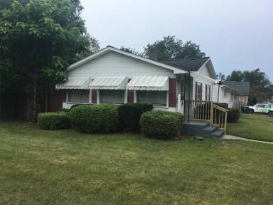 Main picture of 701 S Logan St