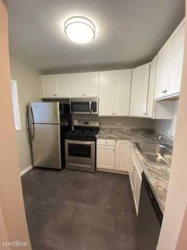 Main picture of 5347 W Belmont Ave