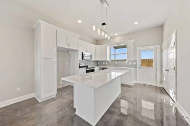 Main picture of 111 Thorn Dr