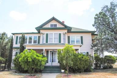 Main picture of 703 W Washington Dr