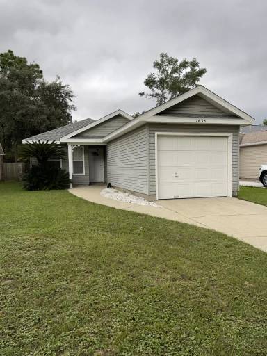 Main picture of 1633 Governors Dr