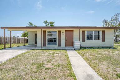 Main picture of 22103 Montrose Ave