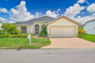 Main picture of 3681 Bali Ln