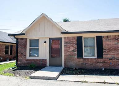 Main picture of 140 N Cherry St