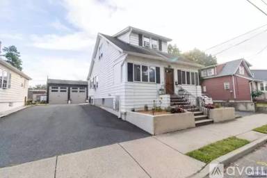 Main picture of 39 Bergen Blvd