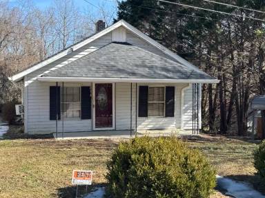 Main picture of 273 Lincoln Heights Rd