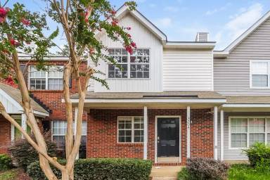 Main picture of 3204 Summercroft Ln