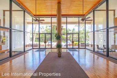 Main picture of King's Gate Condominium