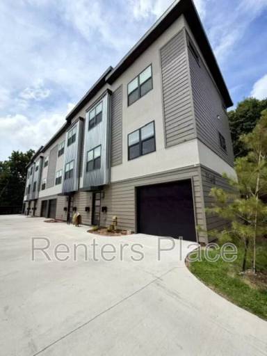 Main picture of 1140 S Quincy Ave